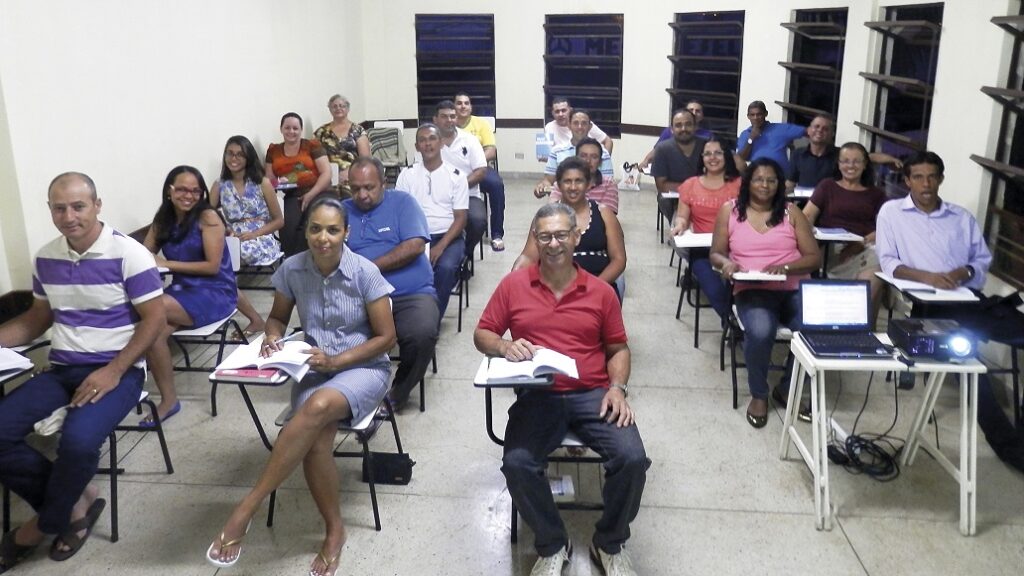 Alunos do seminário em sala de aula